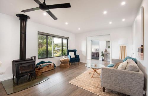 Rosebud House | Waterfall Gully Retreat with Gas heated Pool