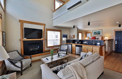 Langley Condo | Waterfront 2 bedroom condo - private deck offering spectacular views