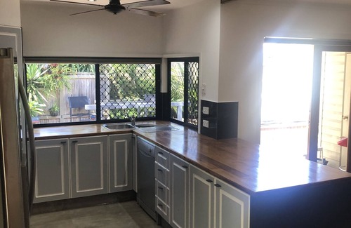 Southport Apartment | Waterfront 2Brm Villa Pet friendly.