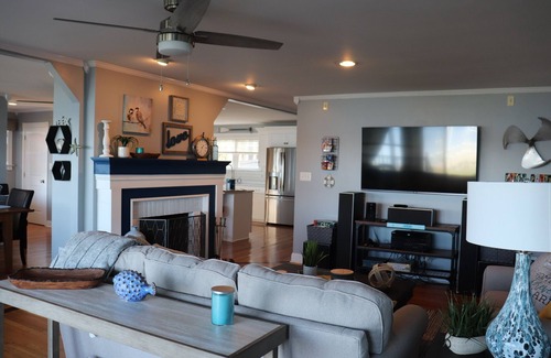 Tall Timbers House | WATERFRONT 3000 SQFT HOME W/PIER, WRAP PORCH, KAYAK, PADDLE BOARD, FIRE PIT