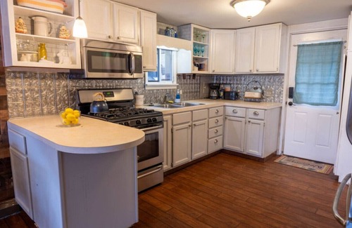 Alto House | Waterfront 4 houses 111 guests Campau Lake
