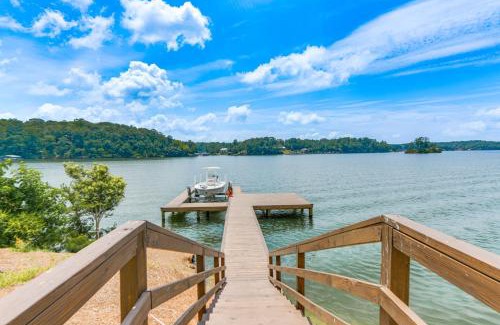 Alexander City House | Waterfront Alexander City Home with Private Dock!