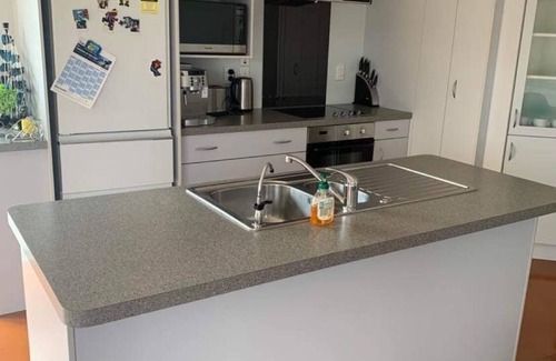 Mangawhai Heads House | Waterfront Bach at Mangawhai Estuary