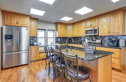 Bay City House | Waterfront Bay City Home w/Dock & Boat Launch!