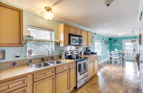 Shoreline Park House | Waterfront Bay St Louis Home w/Private Dock!