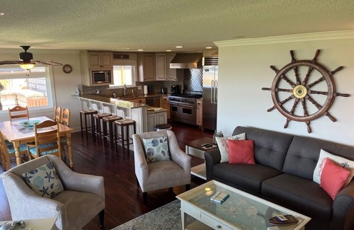 Bellingham House | Waterfront Beach House with Gorgeous Sunsets
