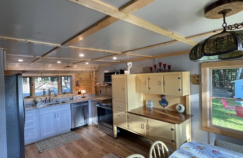 Mayfield Cabin | Waterfront, boats included, Cozy cabin on private lake, 25 minutes from TC.