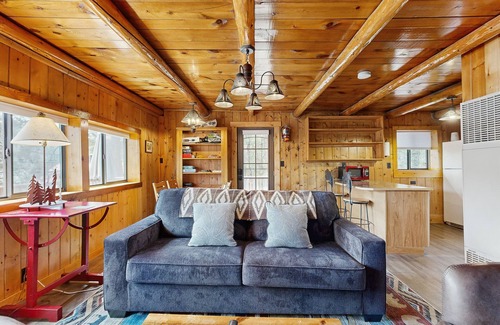 Bayfield Cabin | Waterfront cabin on Vallecito Lake with WiFi, large deck, & lake views