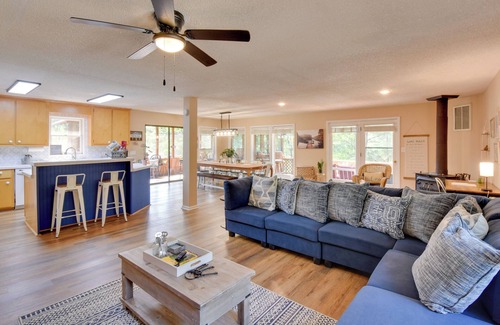 Wiley Cottage | Waterfront ‘CasAbella Cottage’ w/Kayaks & Fishing