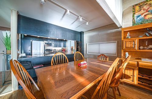 Vancouver Cottage | Waterfront Cottage with Superb Coastline Views in West Vancouver