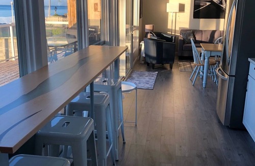 Pointe aux Roches House | Waterfront cottage on Lake St. Clair