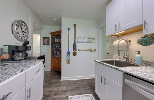 Charlestown Cottage | Waterfront cottage in historic Charlestown, Maryland