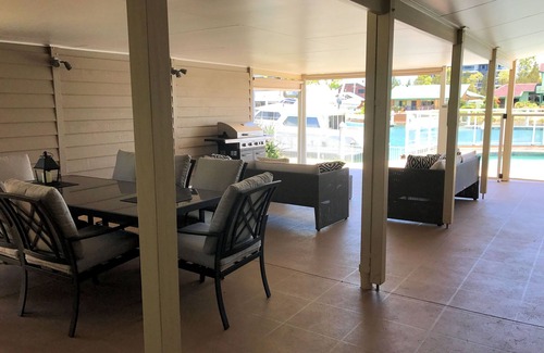 Raby Bay House | Waterfront Dream Getaway