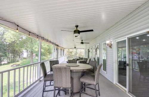 Vergas House | Waterfront Family Retreat on Lake Lida with Dock