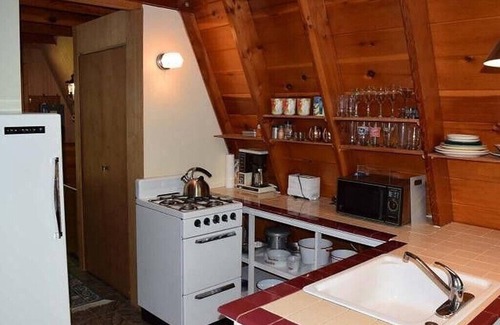 Lake Tomahawk House | Waterfront family friendly private cabin on beautiful Horsehead near Minocqua