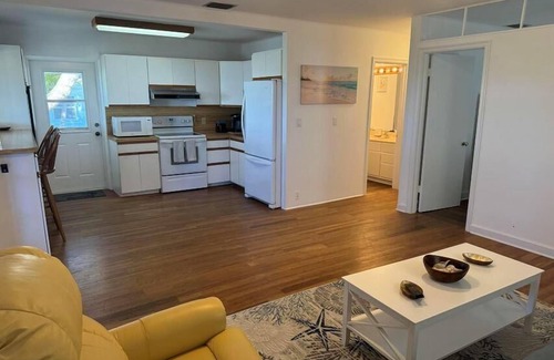 Tavernier House | Waterfront Florida Keys Cottage!