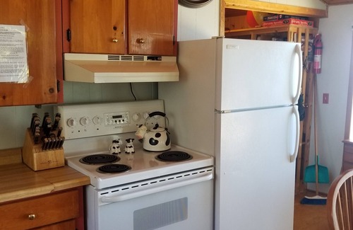 Picton Cottage | WATERFRONT, FREE PONTOON CRUISE WITH WEEKLY RENTAL