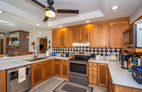 Reedville House | Waterfront Getaway: Kayaks, Paddle Board, Fishing!