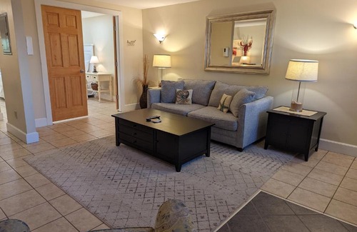 Edgecomb Apartment | Waterfront ground floor condo Sheepscot Harbour Vacation Club 1 Bedroom Condo #205