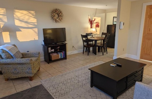 Edgecomb Apartment | Waterfront ground floor condo Sheepscot Harbour Vacation Club 1 Bedroom Condo #205