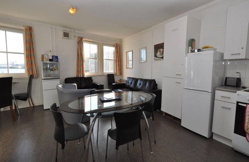 Greenock House | Waterfront Guest Accommodation
