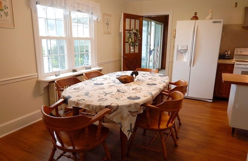 Chester House | Waterfront Home On 3 Acres. Fish,crab, & kayak from the pier + great sunsets!