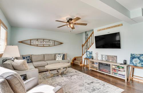 Louisa House | Waterfront Home on Lake Anna Autumn Escape!