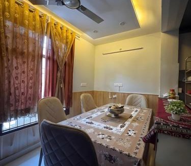 Mandi House | Waterfront Homestay 2BHK Free Bonfire By Homeyhuts