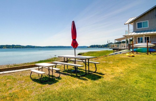 Belfair House | Waterfront Hood Canal Cottage Steps to the Beach!
