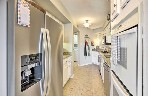 Lake Hamilton Condo | Waterfront Hot Springs Condo: Pool, Hot Tub Access