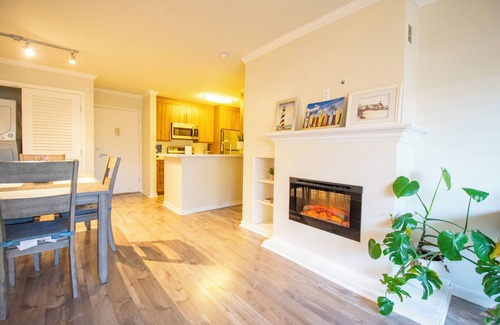 Coronado Apartment | Waterfront/King Bed/Heated Pool/Tennis Court