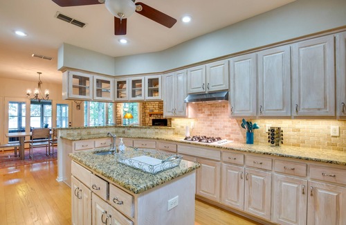 Emory House | Waterfront Lake Fork Vacation Home w/Boat Dock!