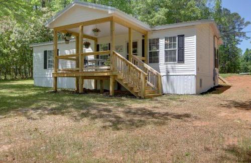 Eatonton House | Waterfront Lake Sinclair Home Dock and Grill!