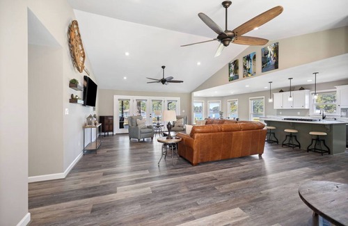Chappells House | Waterfront Lake Greenwood. King beds. Hot tub. Pellet grill