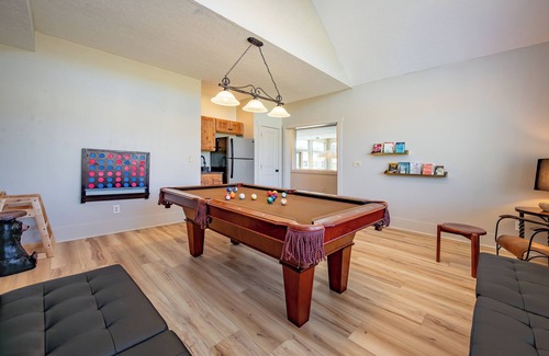 Waterfront Greens House | Waterfront Links: Lakefront, Indoor Pool, Hot Tub, Dogs Ok!