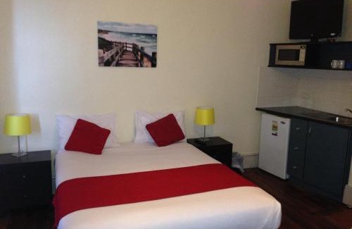 Lutana Hotel | Waterfront Lodge Motel
