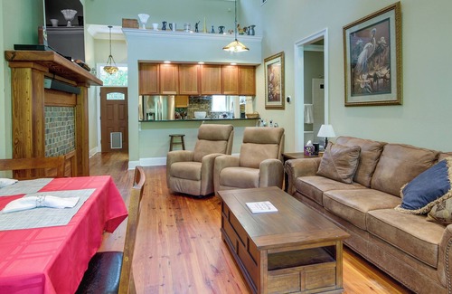 Fluker Cottage | Waterfront Loranger Cottage: Hot Tub, Deck & Grill