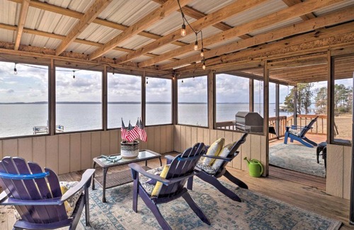 Negreet House | Waterfront Louisiana Vacation Rental with Dock!