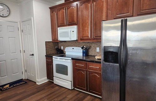 Venice Cabin | Waterfront Luxury Lodge - 4 Bdr/4 Bath in Venice MarinanNO BOAT SLIPnNO ICE