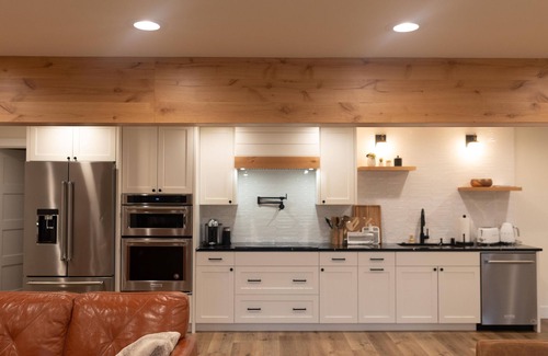Bonney Lake Apartment | Waterfront Luxury: Private Deck Lake Tapps