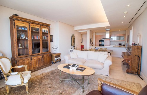 Victoria and Alfred Waterfront Apartment | Waterfront Marina 2 Bedroom Yacht View