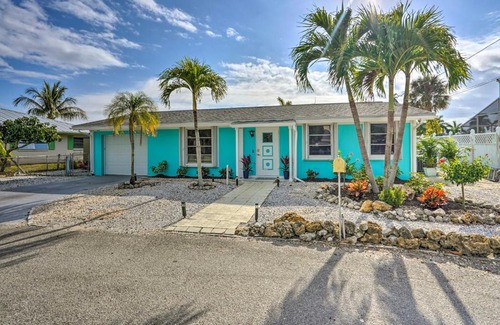 Matlacha House | Waterfront Matlacha Home with Hot Tub and Grill!