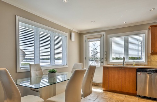Lachenaie Apartment | Waterfront Paradise Apartment