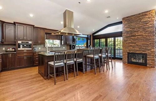 Massapequa House | Waterfront Paradise on Long Island