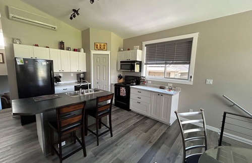Vernon Apartment | Waterfront property: Couples Getaway: monthly/weekly/daily rates