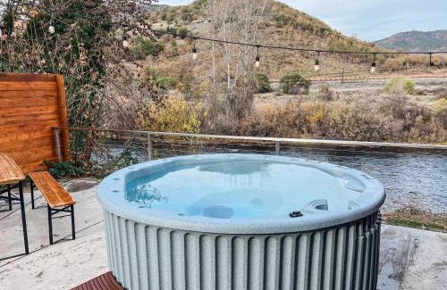 Gold Hill House | Waterfront River Apartments