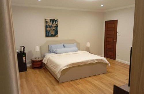 Bang Pakong Villa | Waterfront Royal Villa