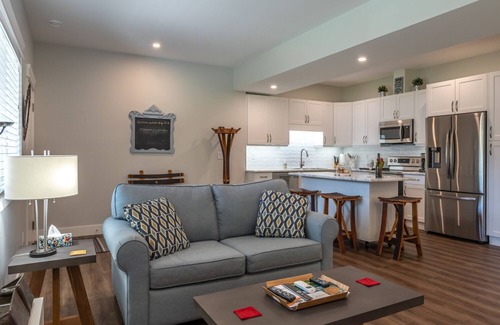 Okanagan-Similkameen House | Waterfront self-contained 1 Bedroom Suite - Sleeps 2