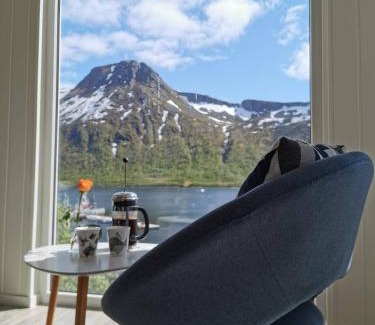 Torsken Apartment | Waterfront Senja