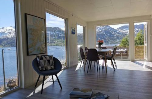 Torsken Apartment | Waterfront Senja
